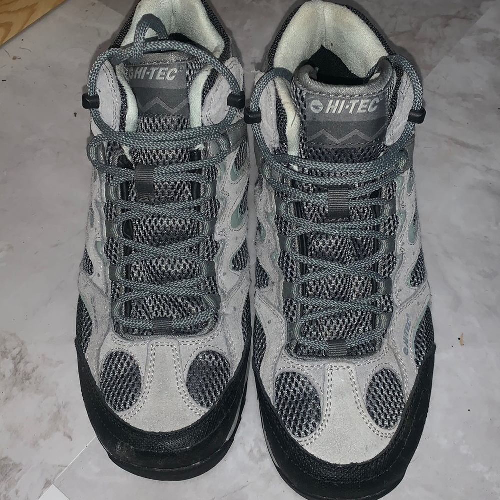 Worn once. Hi-Tec Womens Bandera Lite WP Walking Hiking Boots size 9.5